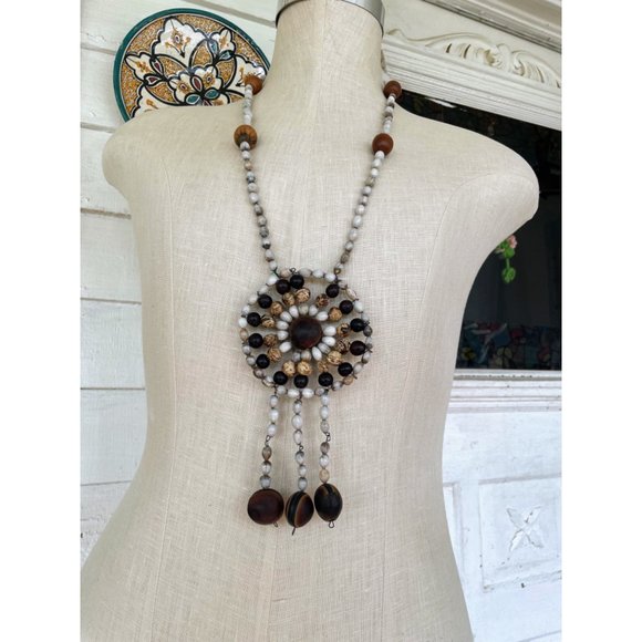 Vintage Hippy Festival HUGE Medallion Seed/Nuts Pendant NEcklace - Picture 8 of 11